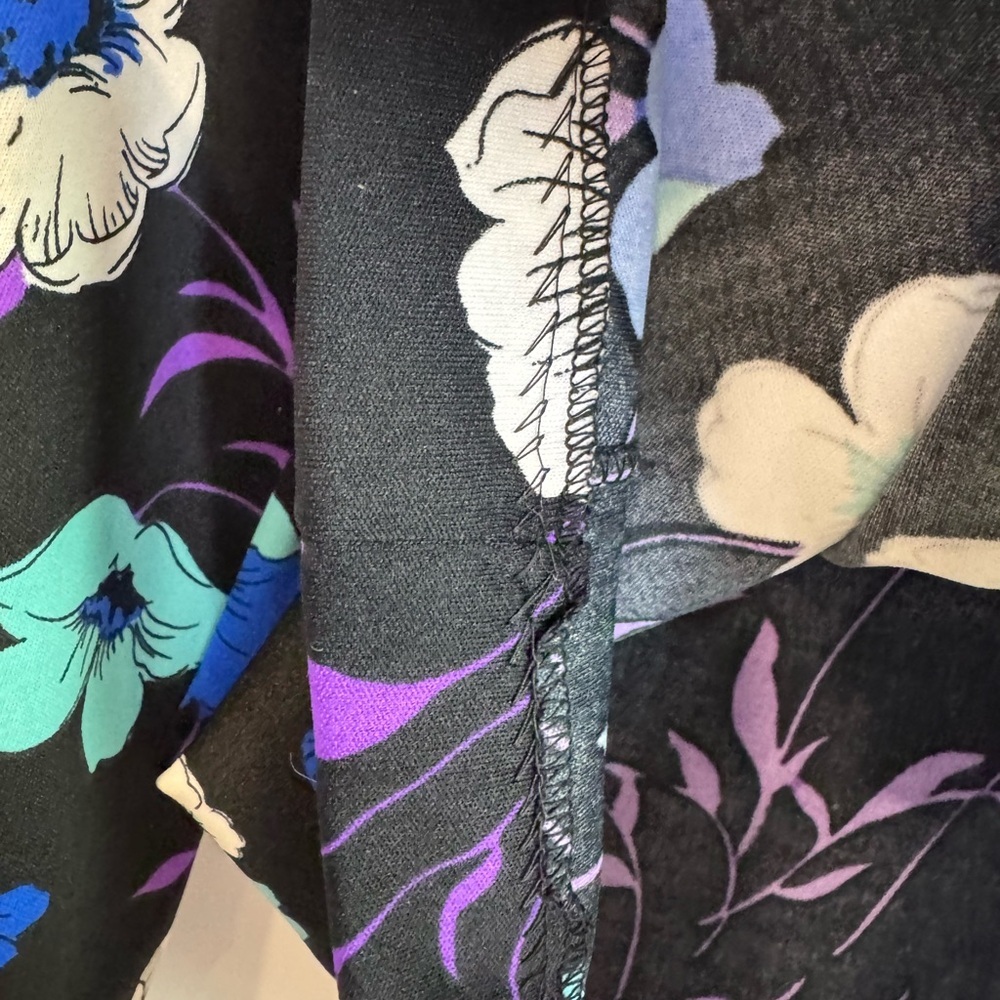 Vintage vibrant Floral Black Blue 70's dagger collar Shirt - Picture 7 of 9